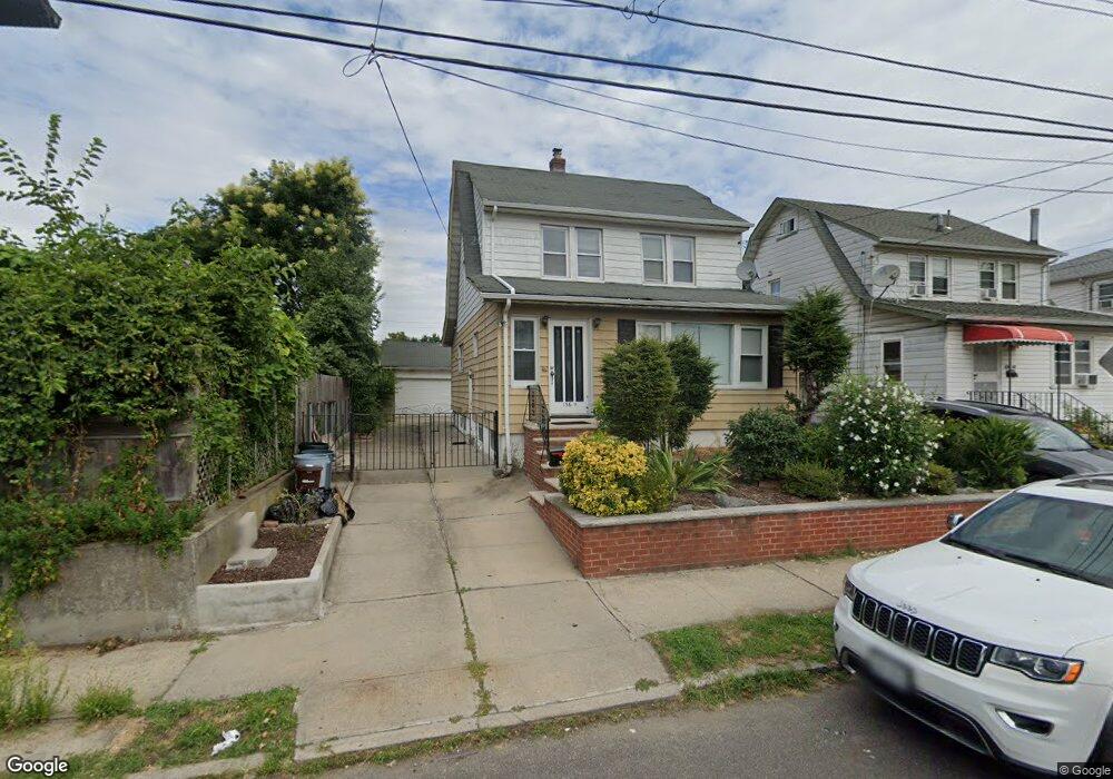 13611 62nd Rd, Flushing, NY 11367 - photo 1