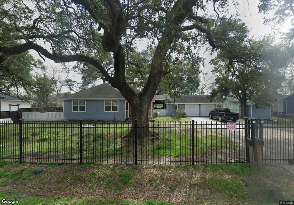 138 Feuhs Ln, Houston, TX 77022 - photo 1