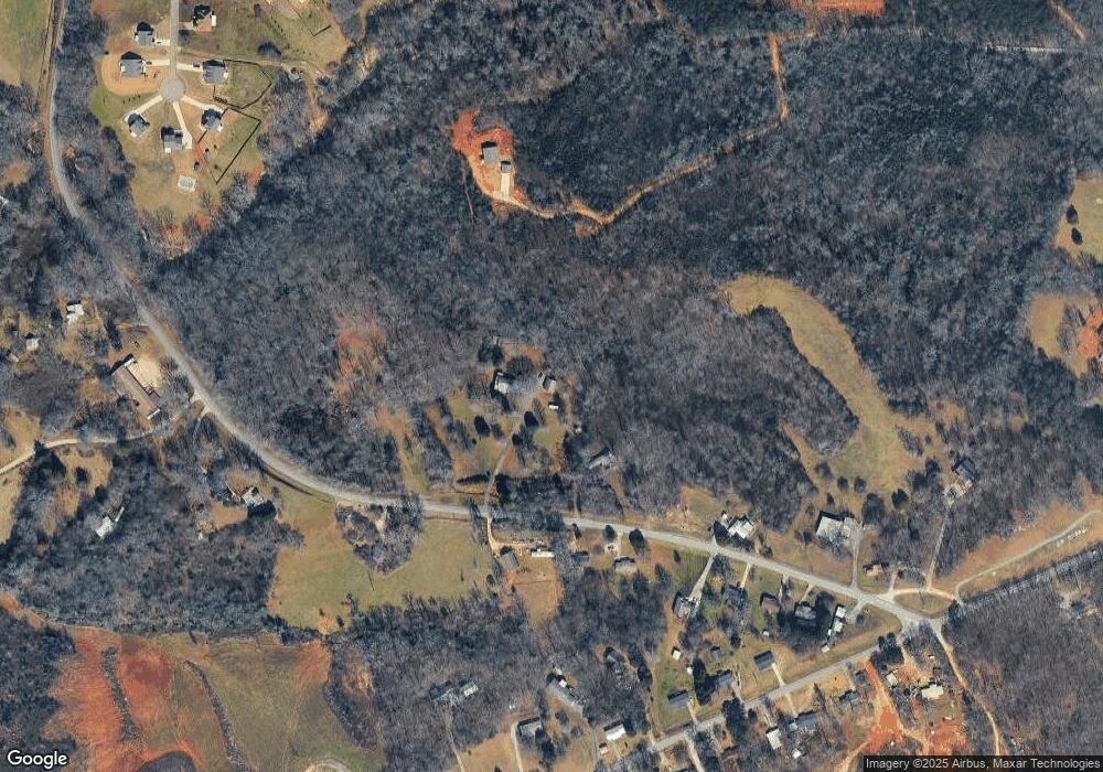 302 Garrison Rd, Cornelia, GA 30531 - photo 1