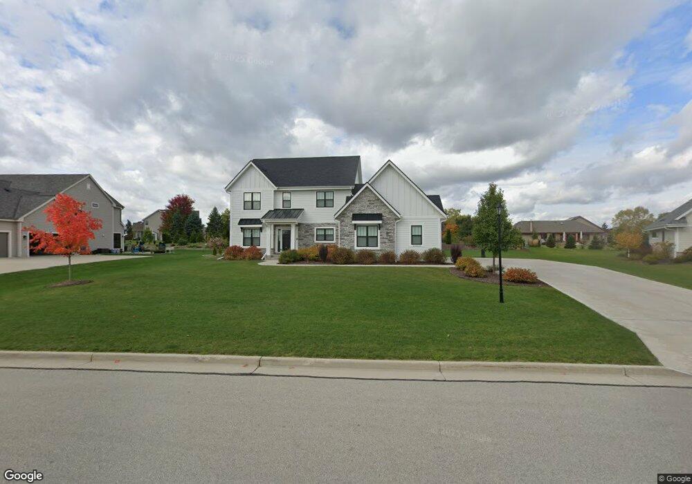 W132N6779 Westview Cir, Menomonee Falls, WI 53051 - photo 1
