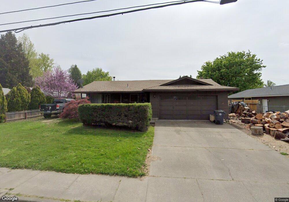 2031 Taylor Rd, Central Point, OR 97502 - photo 1