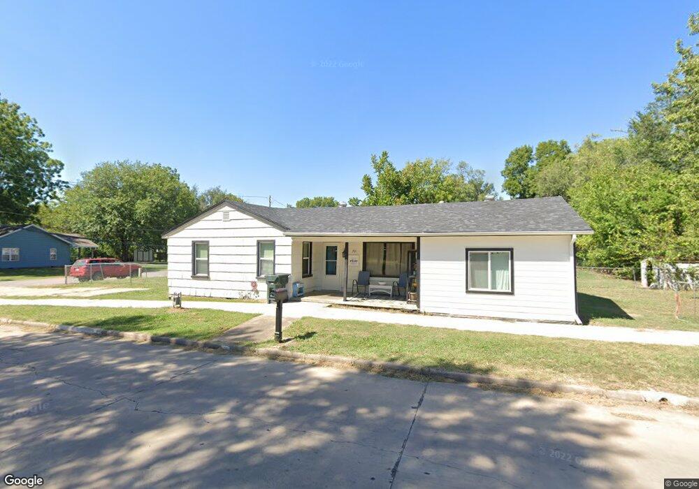 701 N Florence Ave, Claremore, OK 74017 - photo 1