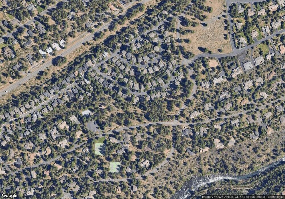 19543 Meadowbrook Dr, Bend, OR 97702 - photo 1