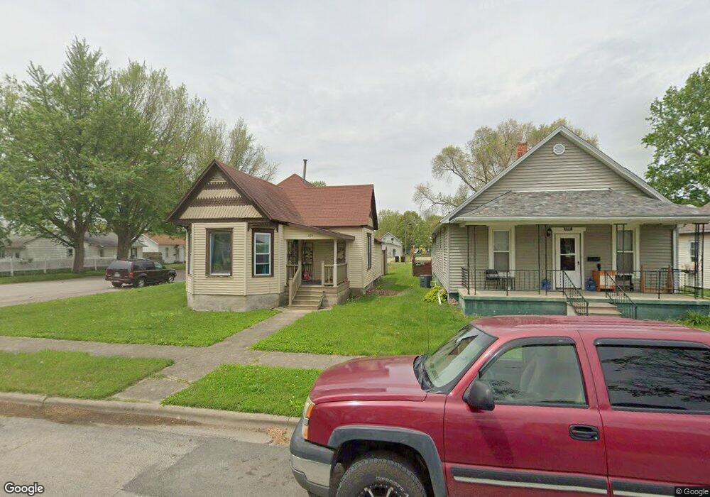 325 S Hamilton St, Lincoln, IL 62656 - photo 1