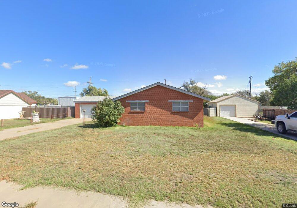 718 Spruce Ave, Dumas, TX 79029 - photo 1