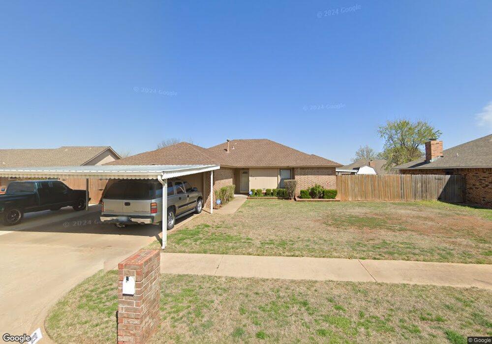 313 NE 16th St, Moore, OK 73160 - photo 1