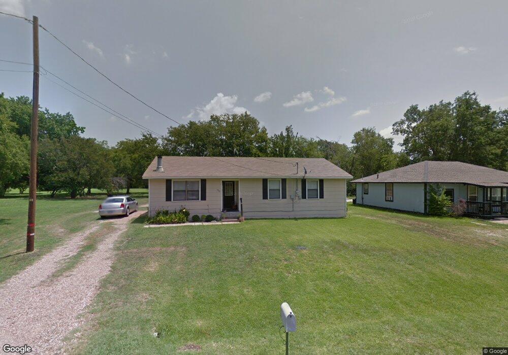 1908 Franklin Ave, Bonham, TX 75418 - photo 1