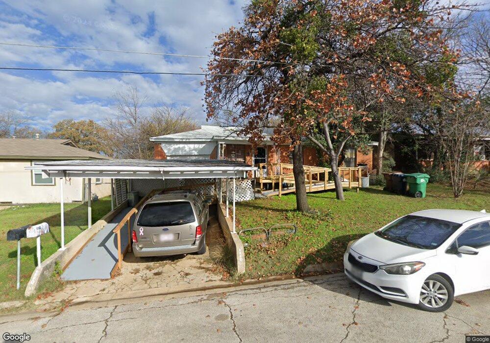 1110 Oakwood Dr, Denton, TX 76205 - photo 1