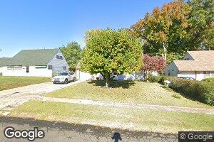 38 Petunia Rd, Levittown, PA 19056