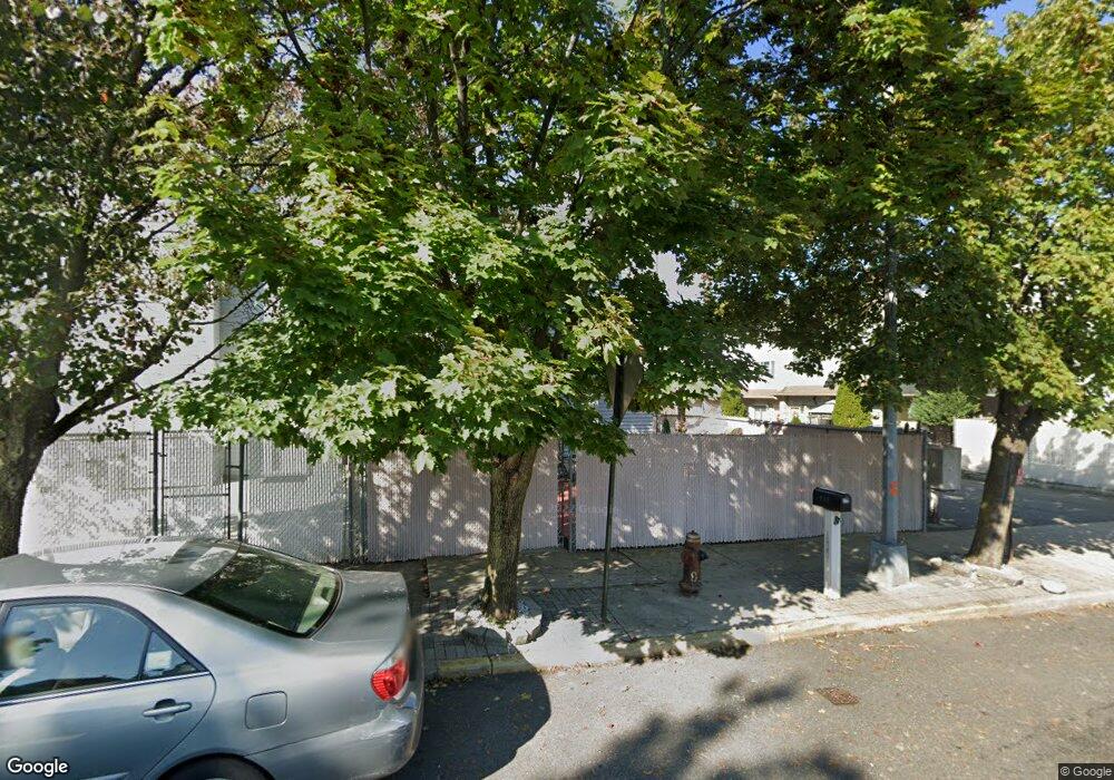 275 Candon Ave, Staten Island, NY 10309 - photo 1