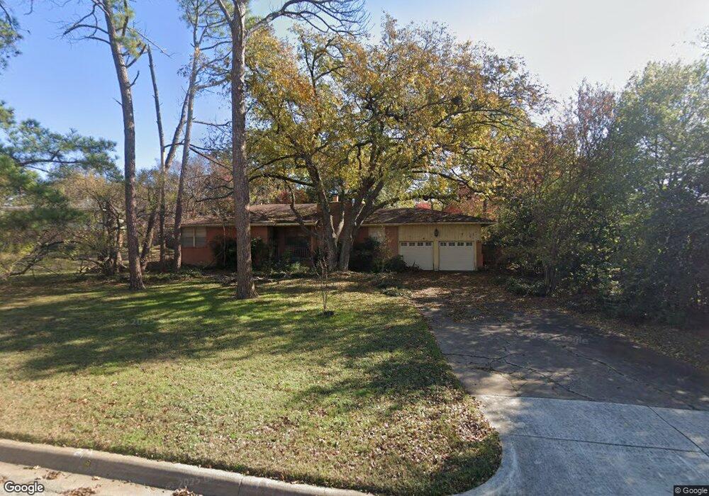 10 Shadowbrook Ln, Hurst, TX 76053 - photo 1