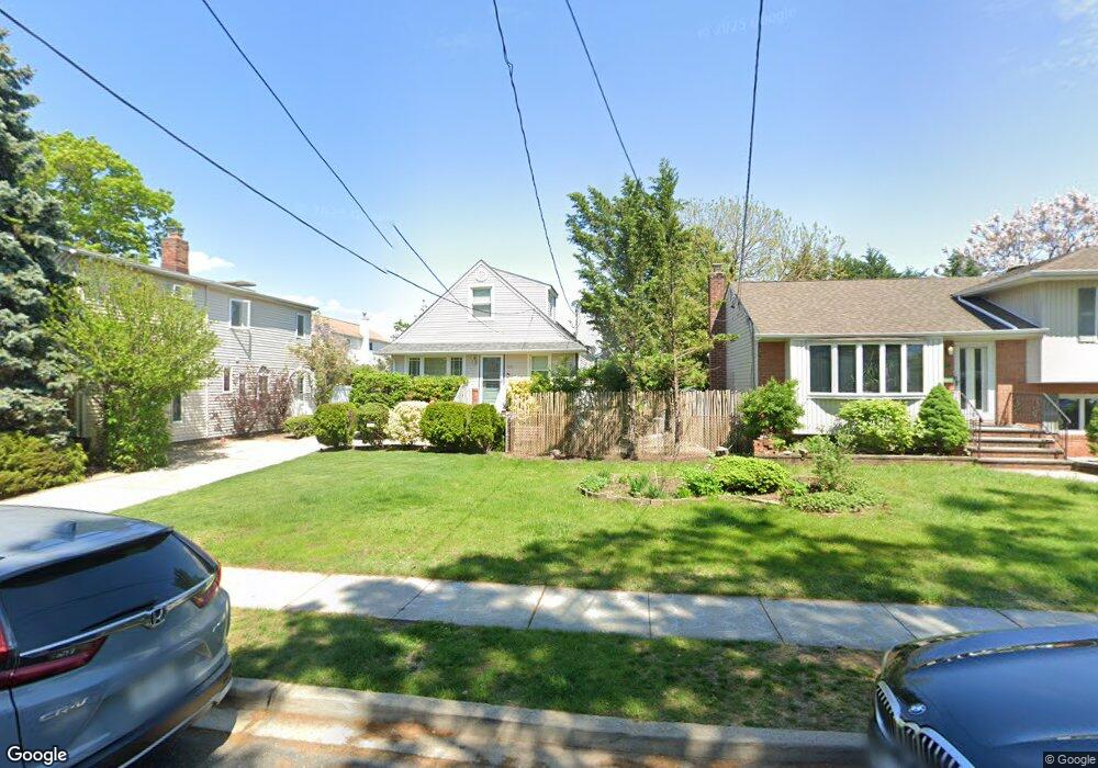 258 Kalb Place, Franklin Square, NY 11010 - photo 1