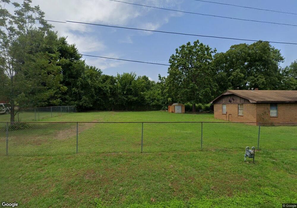 1007 N I St, Hugo, OK 74743 - photo 1