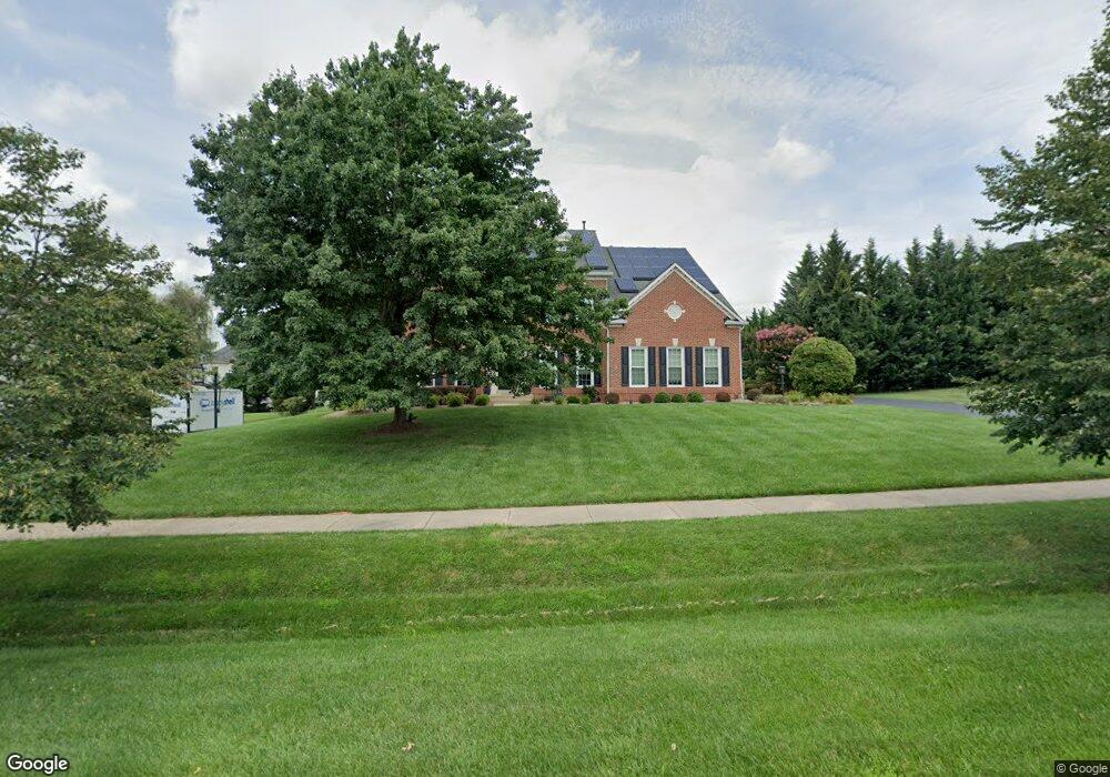 16522 Harbour Town Dr, Silver Spring, MD 20905 - photo 1