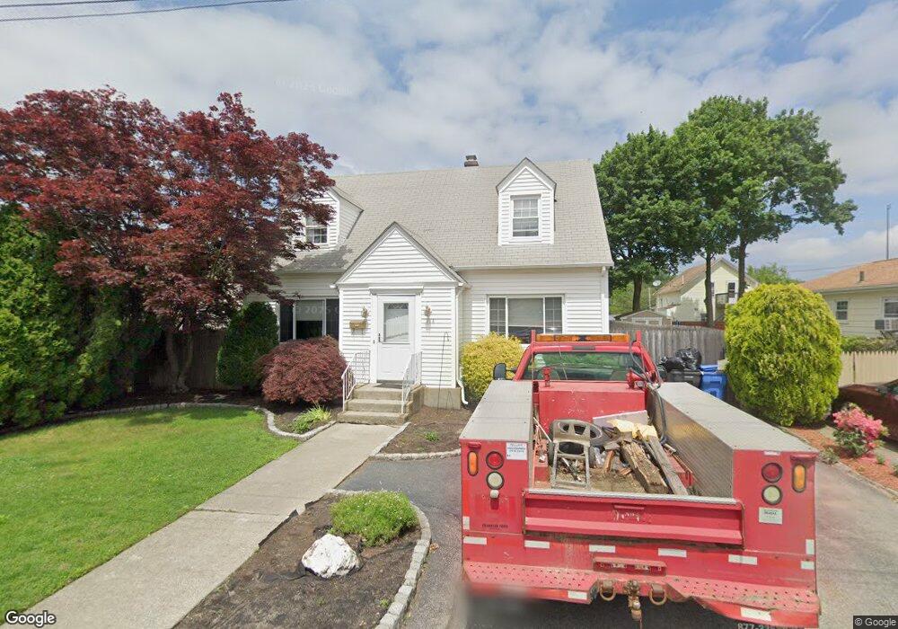 114 Tweed St, Cranston, RI 02920 - photo 1
