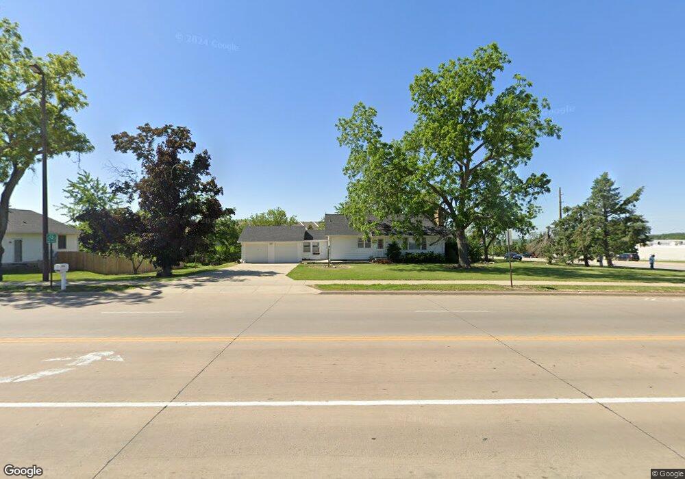 3333 33rd Ave SW, Cedar Rapids, IA 52404 - photo 1