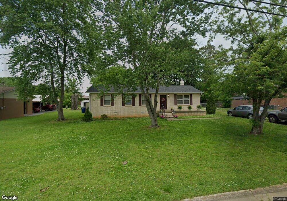 1303 Robinwood Dr, Shelbyville, TN 37160 - photo 1