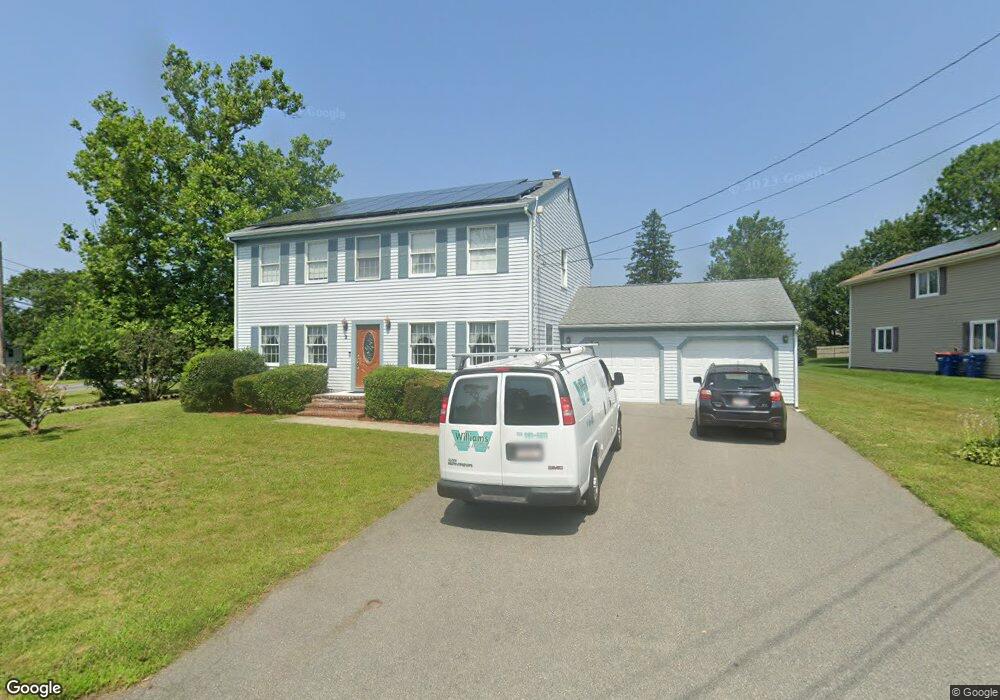 2 Laura Ln, Fairhaven, MA 02719 - photo 1