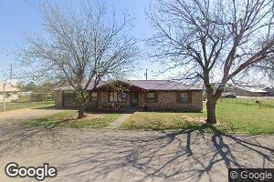 1704 N Oregon Ave, Mangum, OK 73554