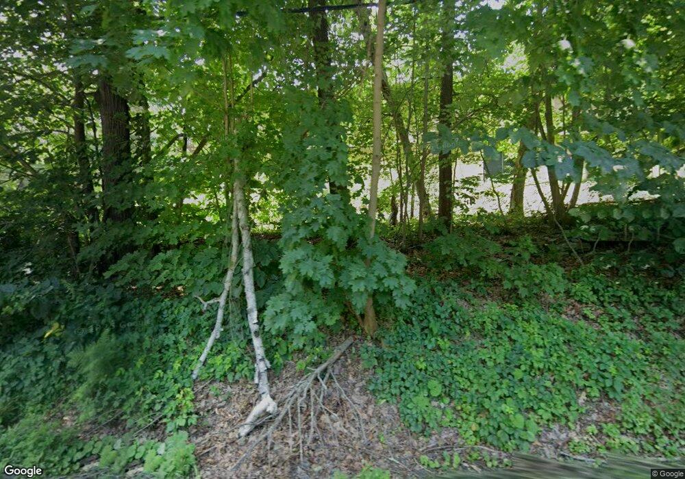 219 Lowry Ln, Falls, PA 18615 - photo 1