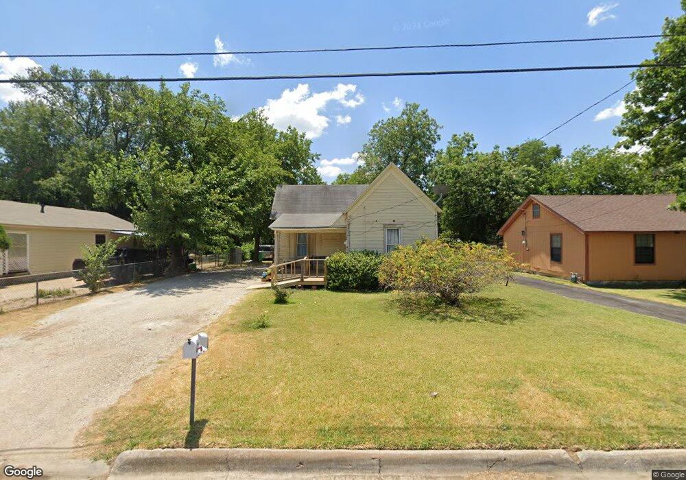 1428 Olive St, Gainesville, TX 76240 - photo 1