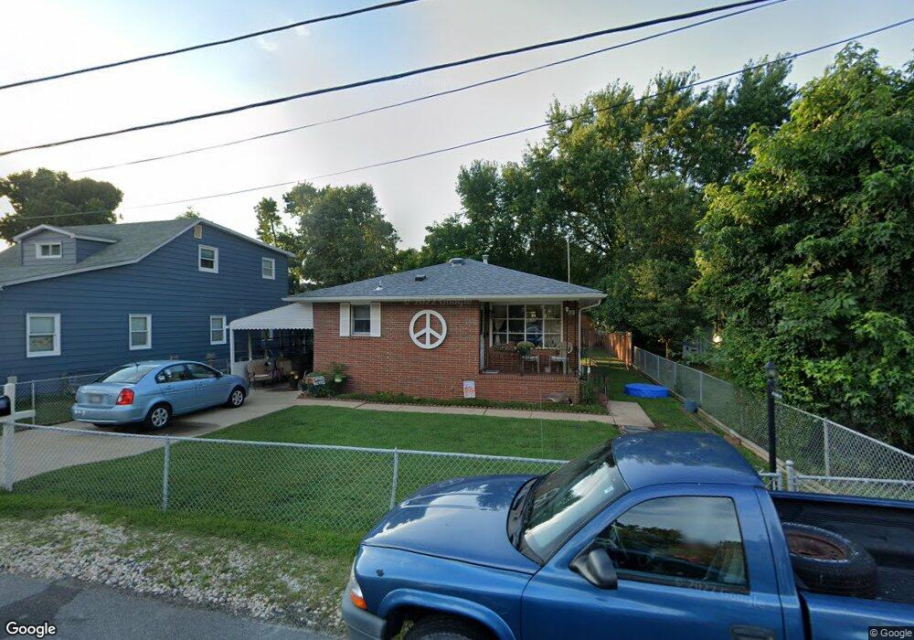 802 Platinum Ave, Essex, MD 21221 - photo 1