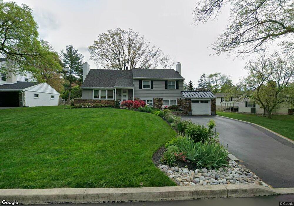 611 Fields Dr, Lafayette Hill, PA 19444 - photo 1