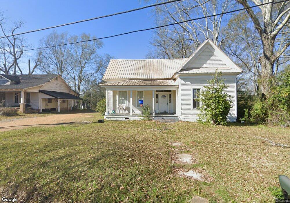 335 Georgetown St, Hazlehurst, MS 39083 - photo 1