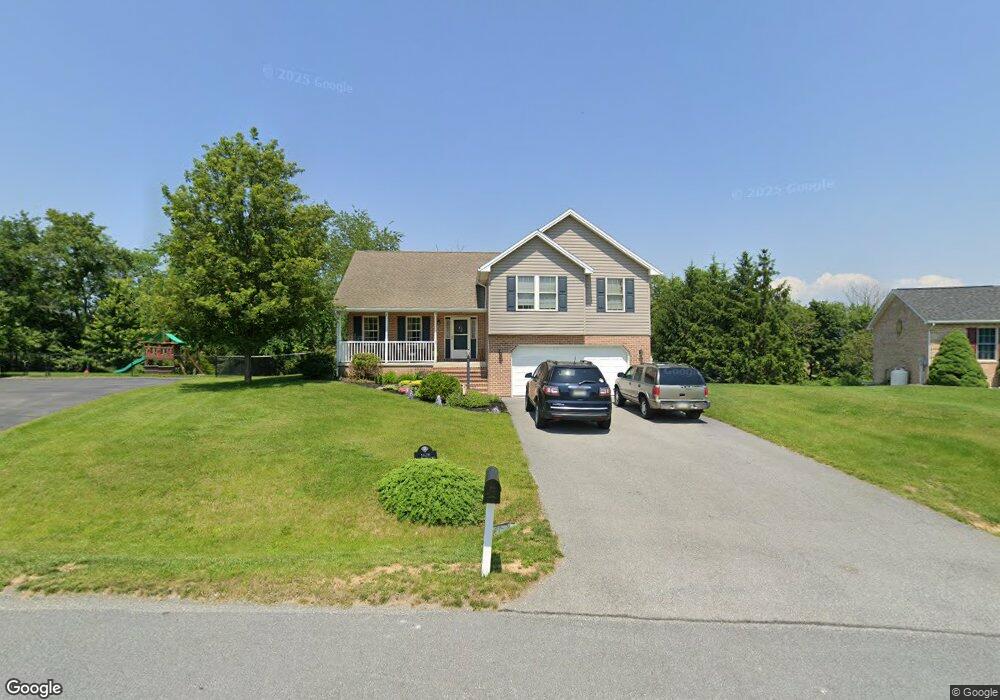 1628 Hamilton Hills Dr, Chambersburg, PA 17202 - photo 1