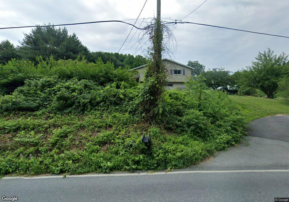 4104 Kozy Korner Rd, Center Valley, PA 18034 - photo 1