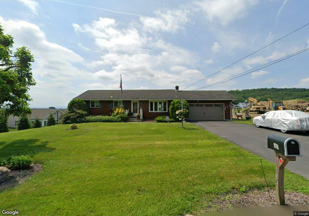 187 W Beil Ave, Nazareth, PA 18064 - photo 1