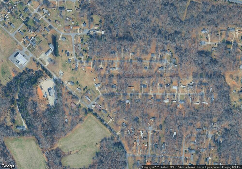 125 Red Oak Dr, Statesville, NC 28677 - photo 1