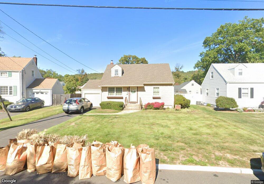 33 Glen Ct, North Plainfield, NJ 07063 - photo 1