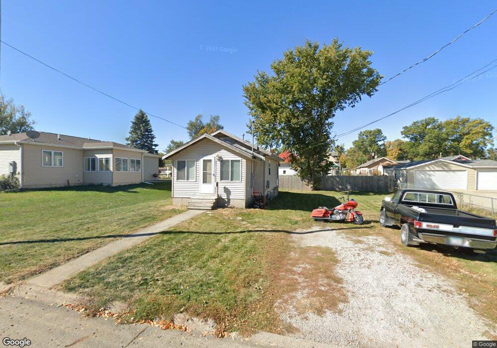 421 E 11th St S, Newton, IA 50208 - photo 1