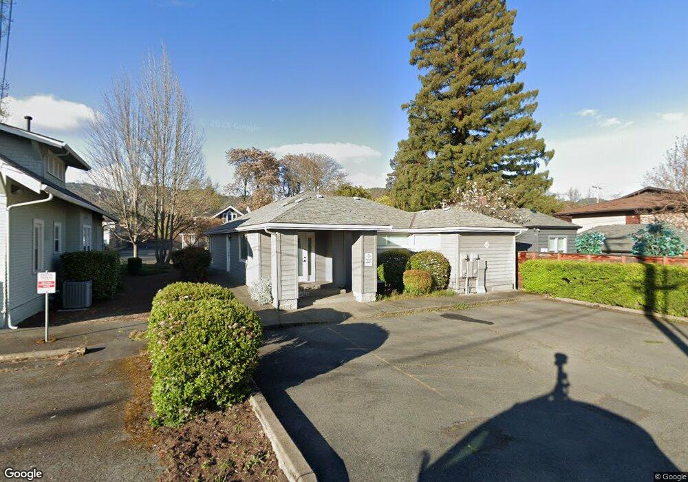 223 NE B St, Grants Pass, OR 97526 - photo 1