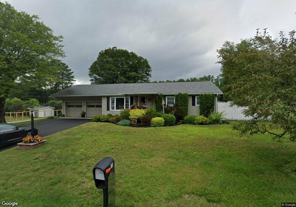 73 Maplewood Dr, Center Rutland, VT 05736 - photo 1