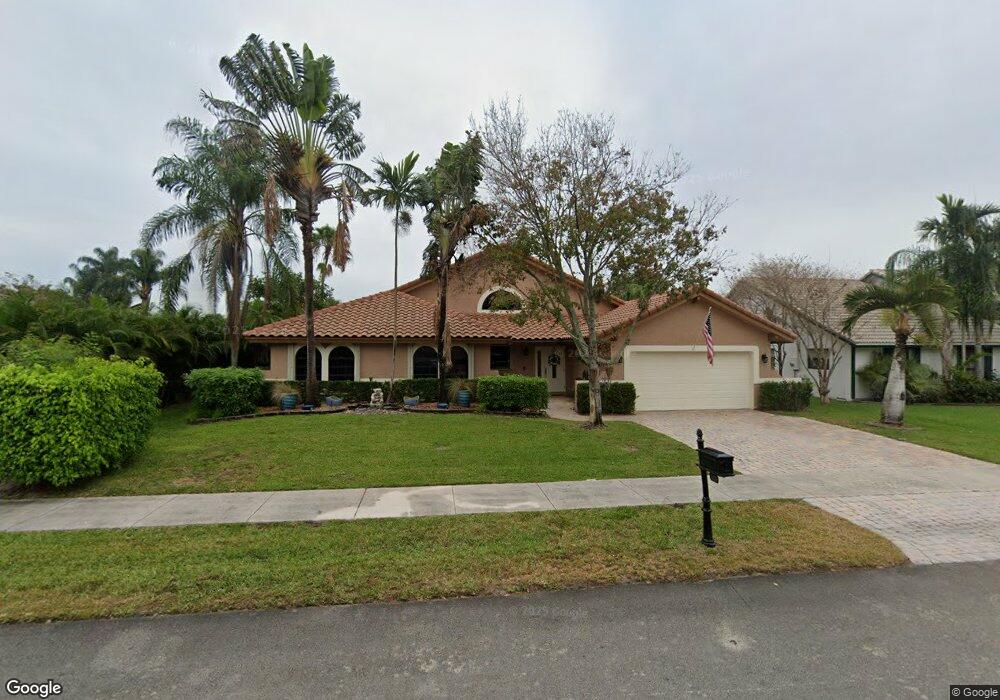 2310 SW 97th Ln, Davie, FL 33324 - photo 1