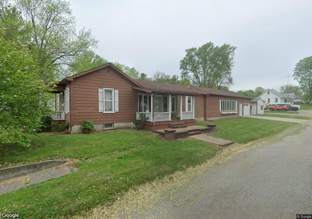 416 5th St, Lincoln, IL 62656 - photo 1
