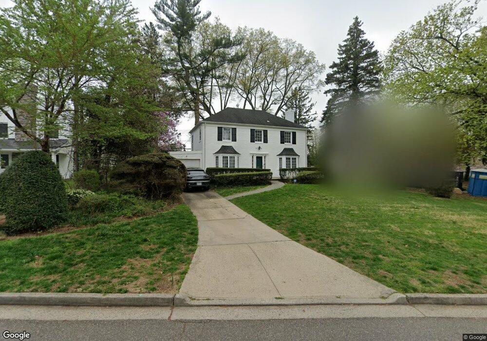 72 Quaker Ridge Rd, Manhasset, NY 11030 - photo 1