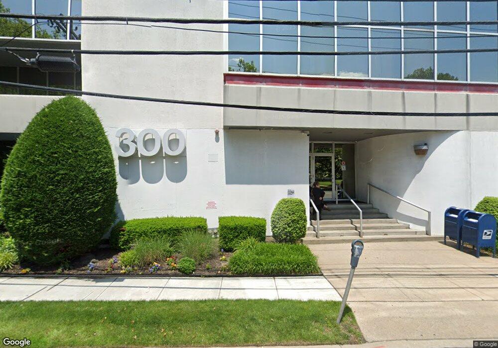 300 Old Country Rd unit GL-11, Mineola, NY 11501 - photo 1