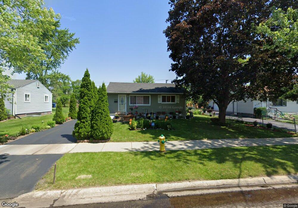 2736 Pawnee Rd, Waukegan, IL 60087 - photo 1