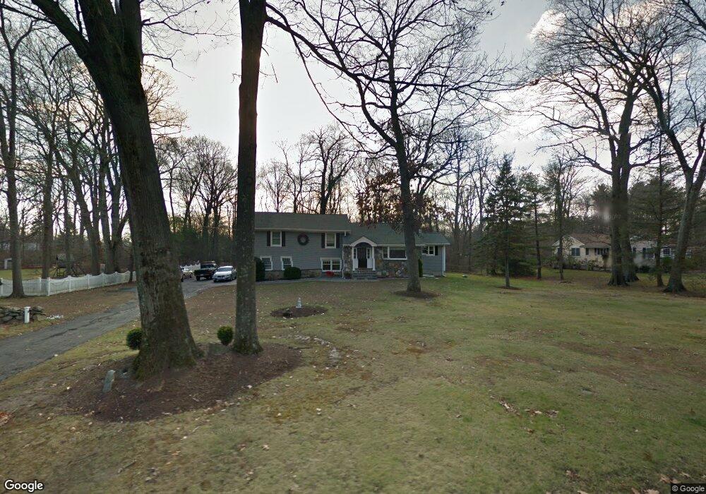 14 Redcoat Rd, Norwalk, CT 06850 - photo 1