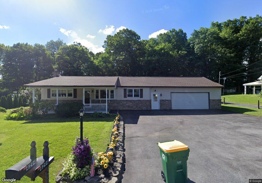 4294 E Texas Rd, Allentown, PA 18103 - photo 1