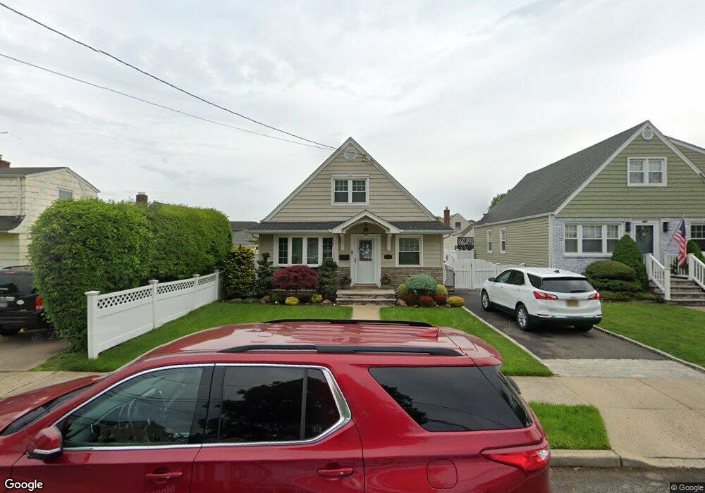686 3rd Place S, Garden City, NY 11530 - photo 1