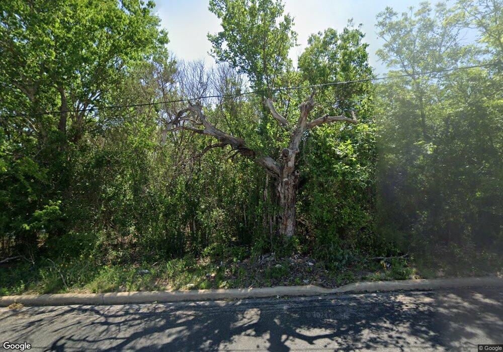 801 Reuben St, Fredericksburg, TX 78624 - photo 1