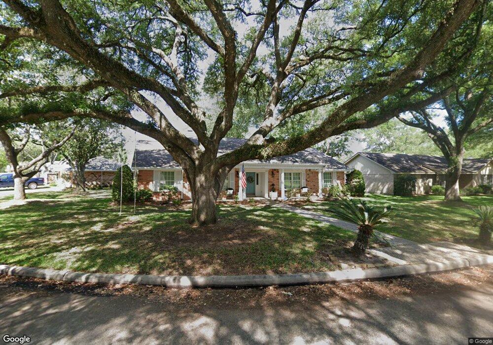 603 E Pecan Dr, Tomball, TX 77375 - photo 1