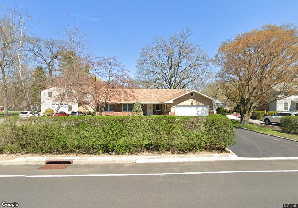 175 Steamboat Rd, Great Neck, NY 11024 - photo 1