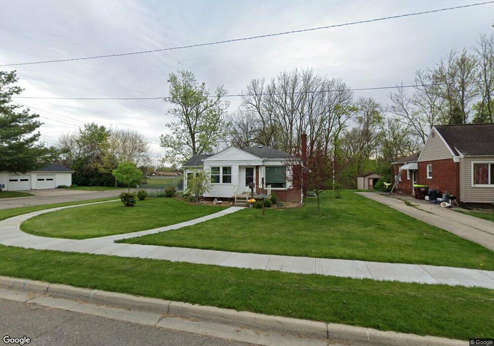 1325 Sherman Ct, Adrian, MI 49221 - photo 1