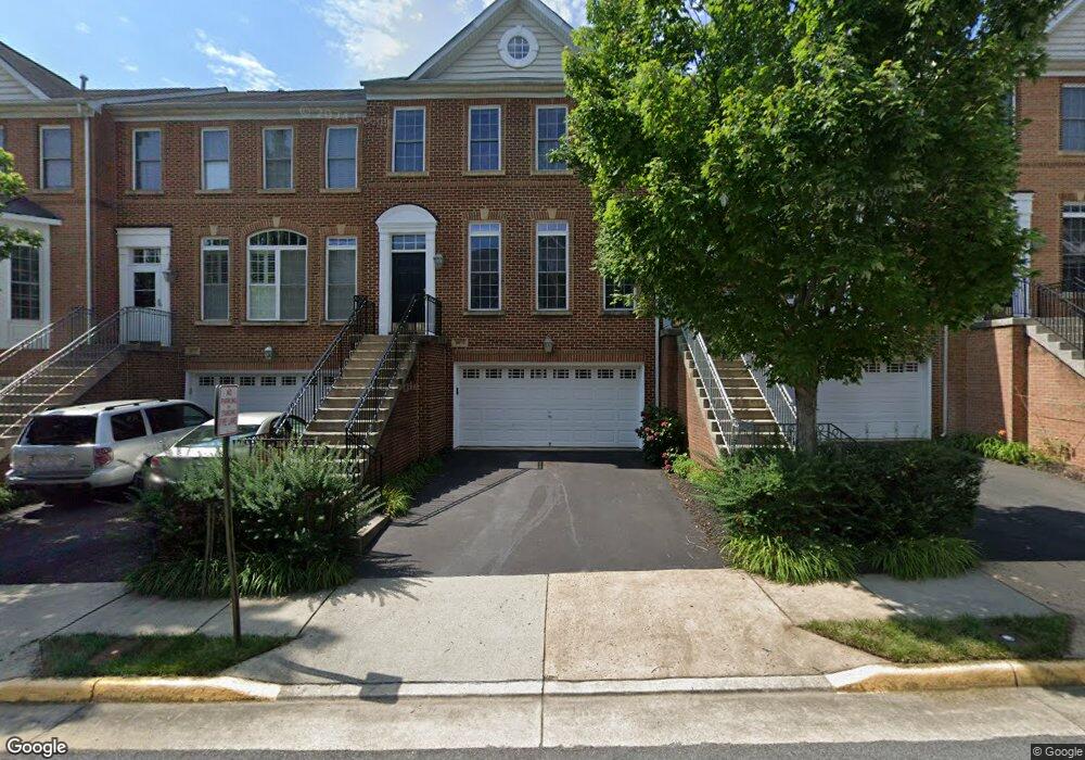 9973 Cyrandall Dr, Oakton, VA 22124 - photo 1