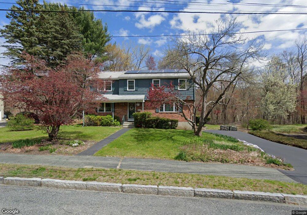 11 Lowry Rd, Framingham, MA 01701 - photo 1